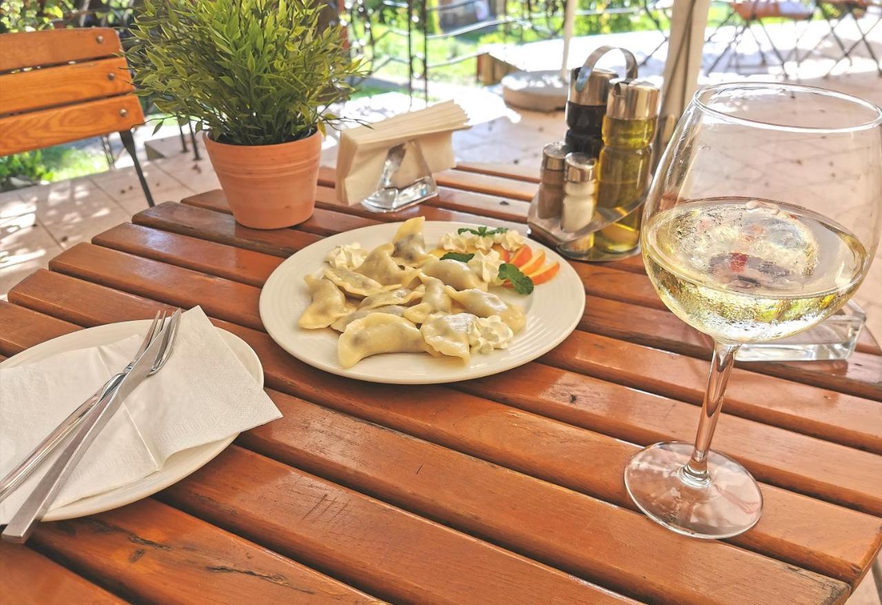 Hotel I Restauracja Pod Skala Jaslo Экстерьер фото